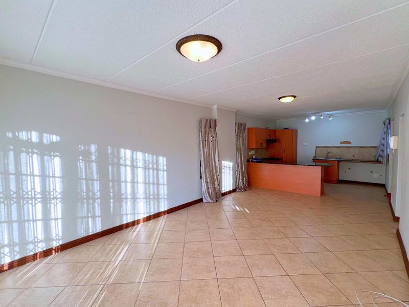 Three Bedroom townhouse in Montana - Photo 2