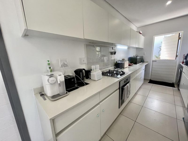 Hendra - Neat 3-Bedroom Simplex in Secure Gated Estate – Umhlanga - Photo 8