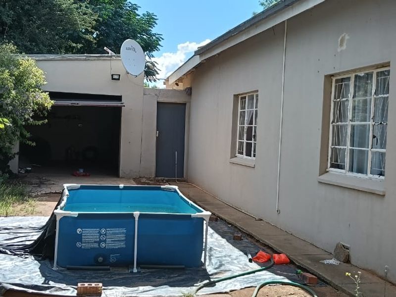 THIS HOUSE IS VERY COMFORTABLE INSIDE.  NICE WOODEN FLOORS. LARGE YARD. PRICE  AFFORDABLE. - Photo 7