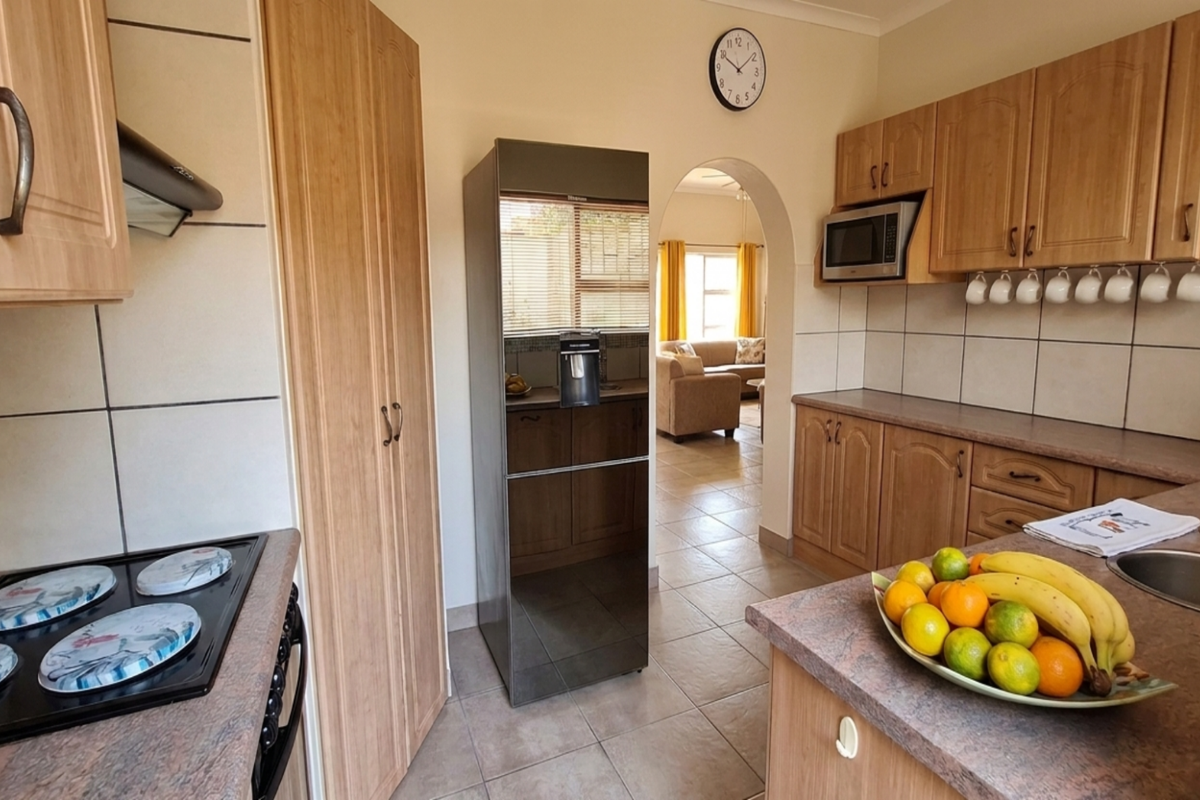 Charming 3 Bedroom Family Home for Sale in Dana Bay - Photo 5