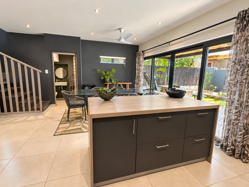 Modern Duplex with Private Garden and Swimming Pool - Photo 6
