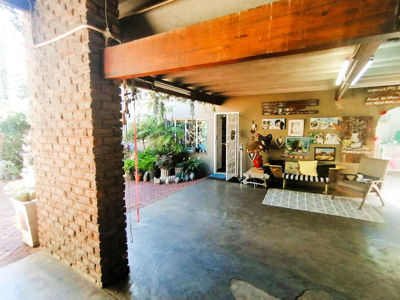 Spacious 5 Bedroom Family Estate - Photo 3