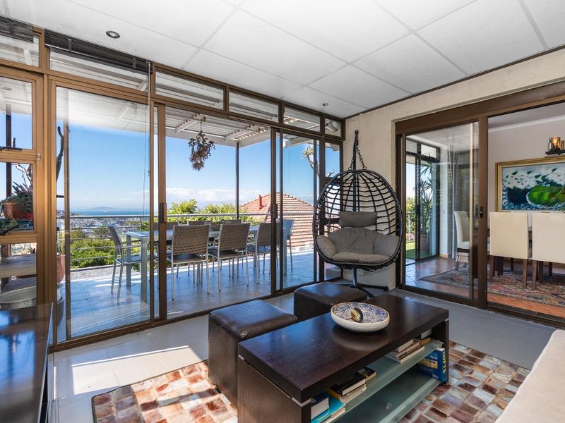 Large Family Home in Leafy Oranjezicht - Photo 3