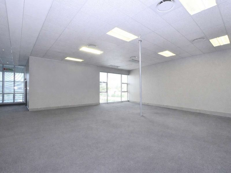Commercial Office Space available - TO LET in Dal Josafat - Photo 5