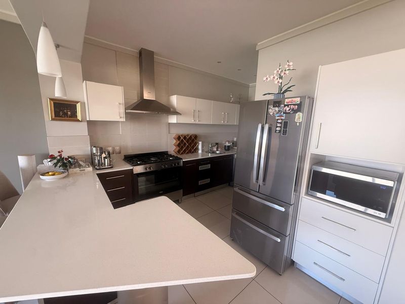 Elegant Apartment Living in Ebotse - Photo 5