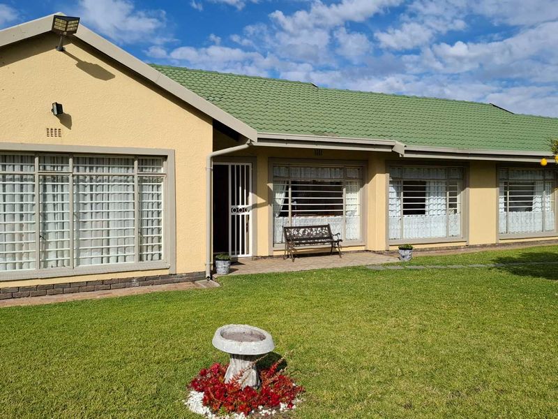 Beautiful Home for the Larger Family - Photo 1