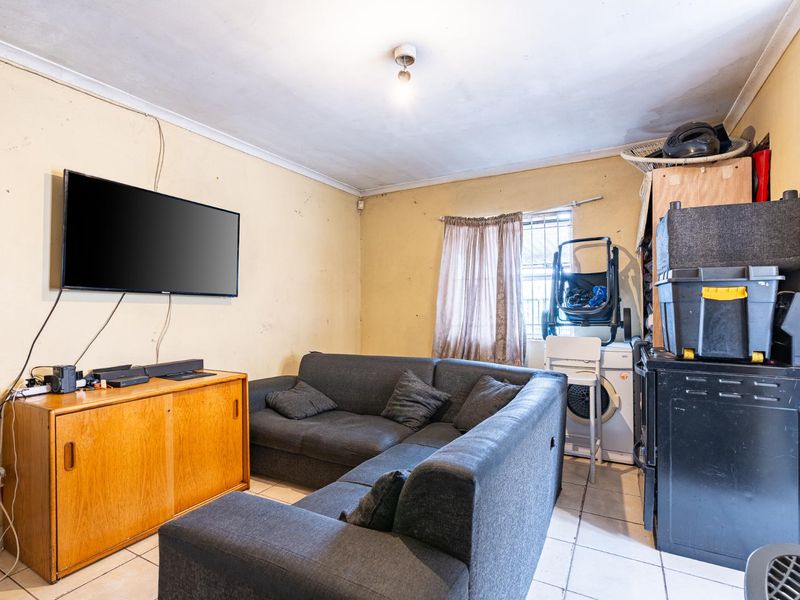 Two Bedroom Home With Flatlet - Photo 4