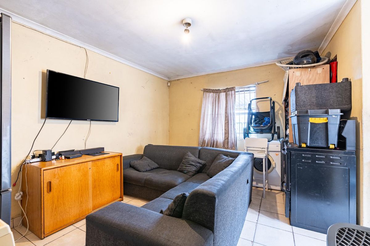 Two Bedroom Home With Flatlet - Photo 4