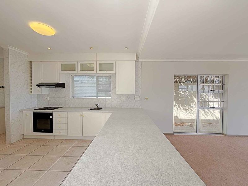 Beach Front, 4-Bedroom House in Middedorp - Photo 7