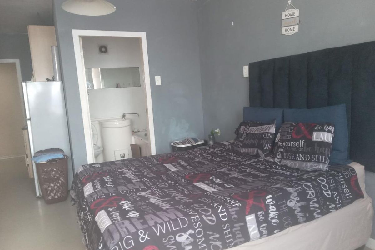 Bachelor Apartment For Sale In Berea Centre - Photo 2