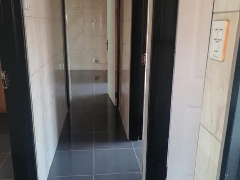 3 bedrooms house to rent in Soshanguve VV - Photo 6