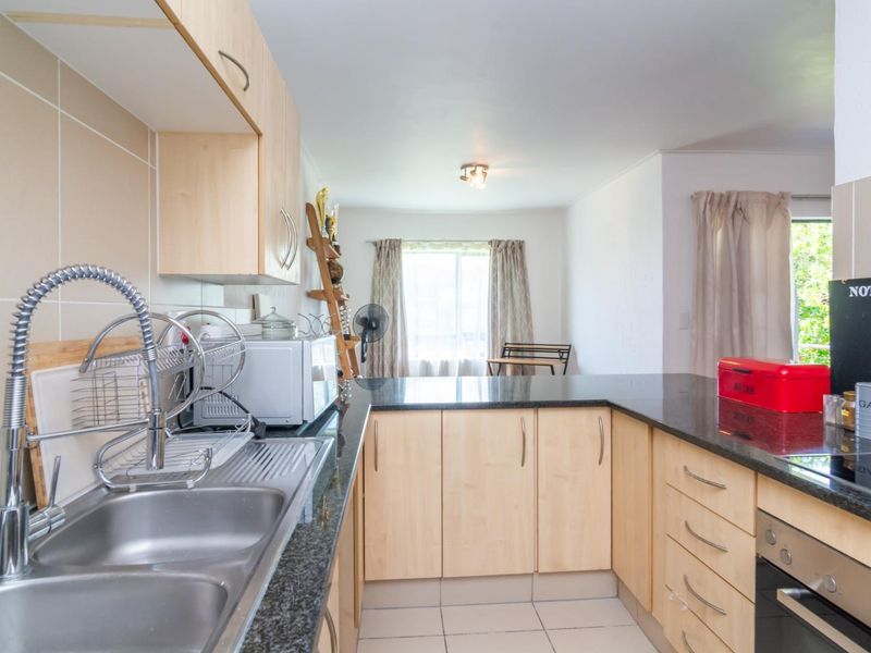 Elegant estate living- secure, scenic, and stylish - Photo 3