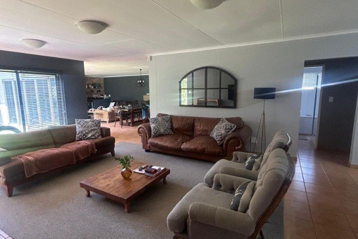 Modern Fairways Home for Sale – Walvis Bay - Photo 4