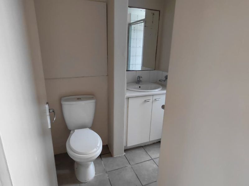 Charming 1 Bedroom Apartment To Let – Houghton Village Estate - Photo 5