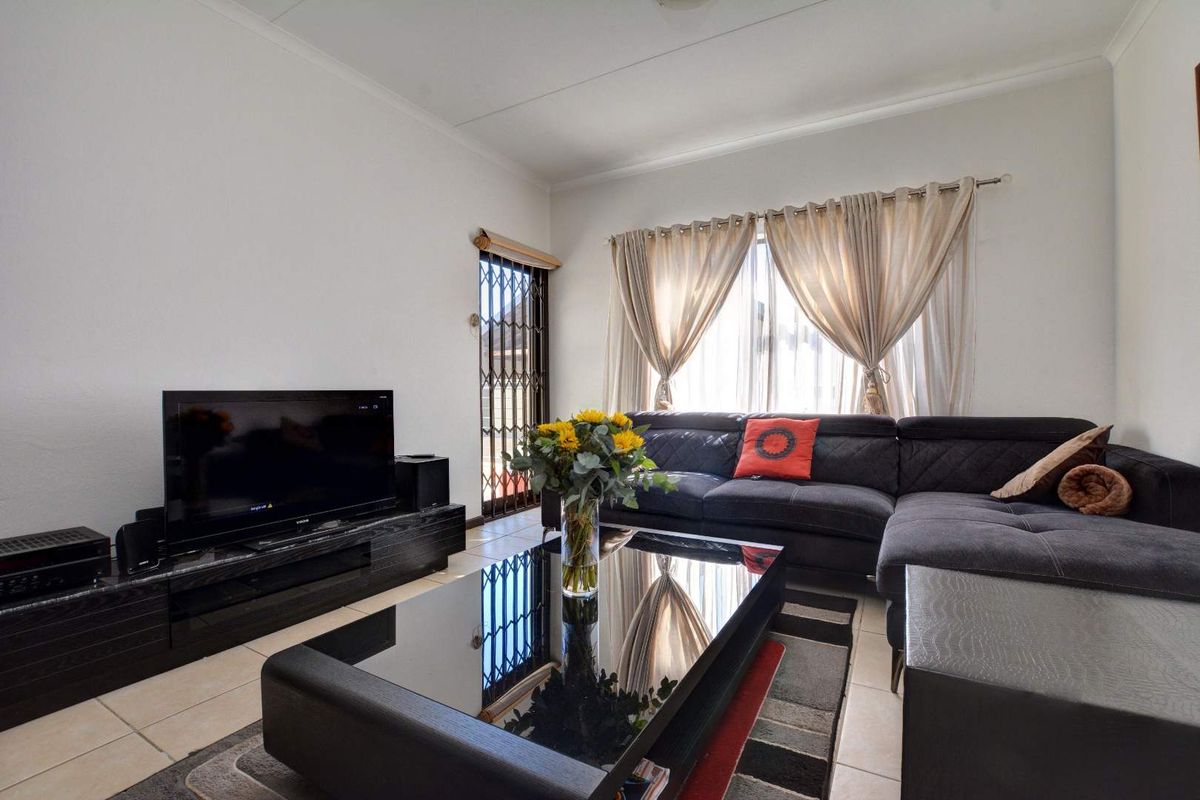 Modern Urban Living - Photo 4