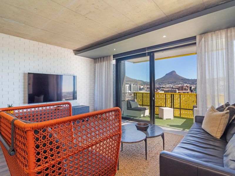 Luxury Corner Apartment with Panoramic - Photo 2
