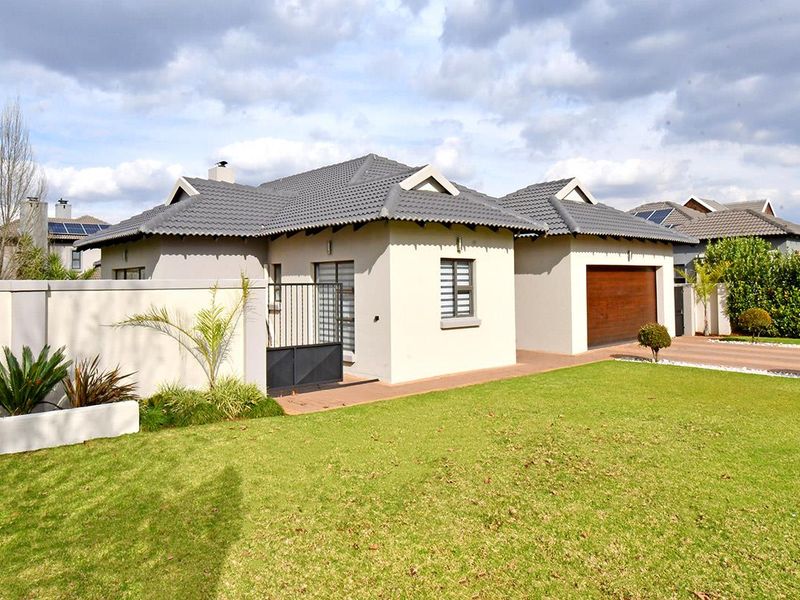 4 Bedroom Home To Rent in Midlands Estate,Midstream - Photo 3