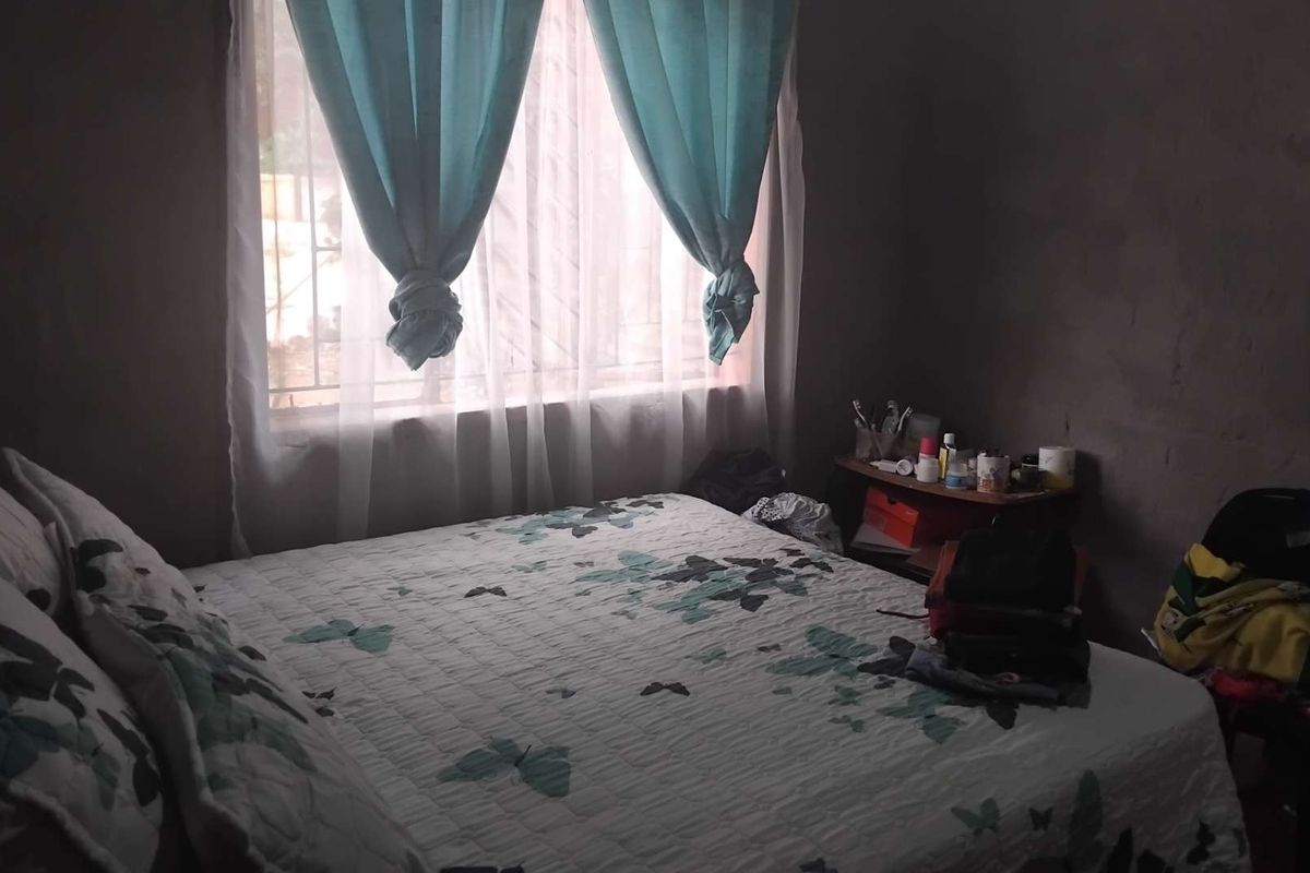 2 Bedroom House For Sale in Soshanguve W - Photo 4