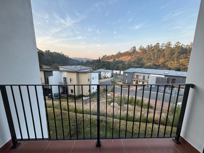 Modern 1 Bedroom Apartment for Sale - Photo 6