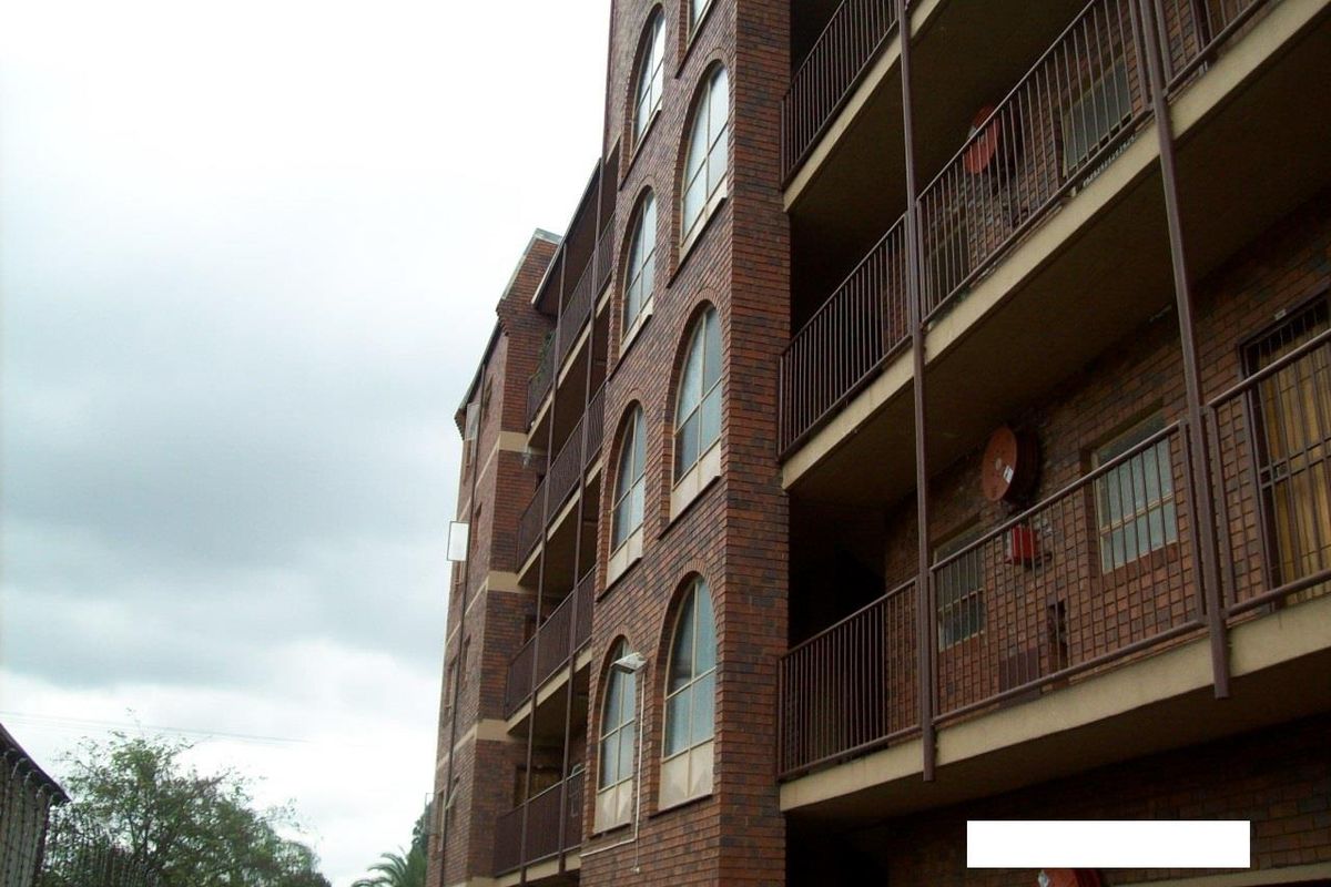 BACHELOR FLAT TO RENT IN PRETORIA WEST - Photo 3