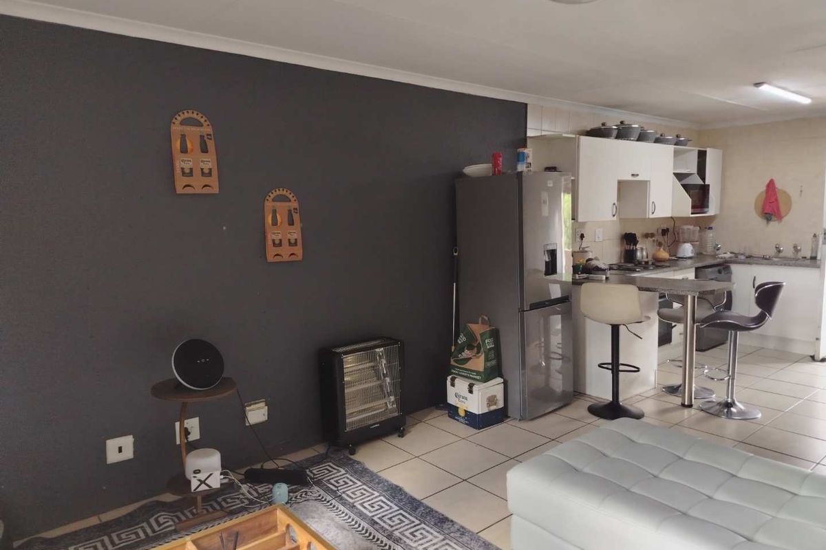 Discover Comfort: Rent This Charming 2BR Now! - Photo 5