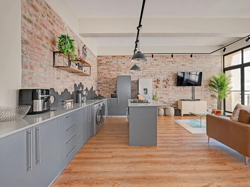 Spacious 86sqm Designer Turn key Airbnb investment - Photo 3