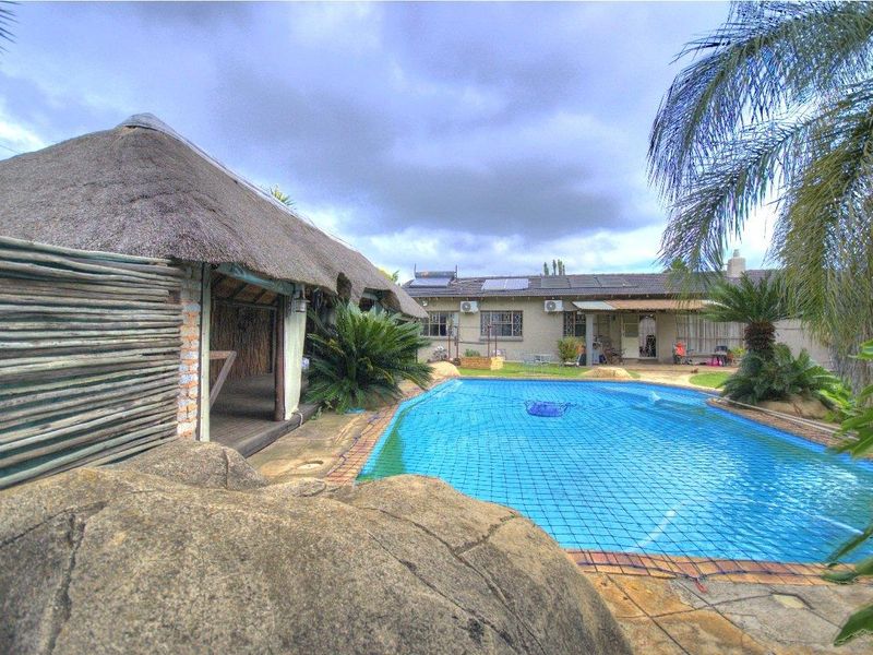 Massive Family home plus Flatlet! - Photo 5