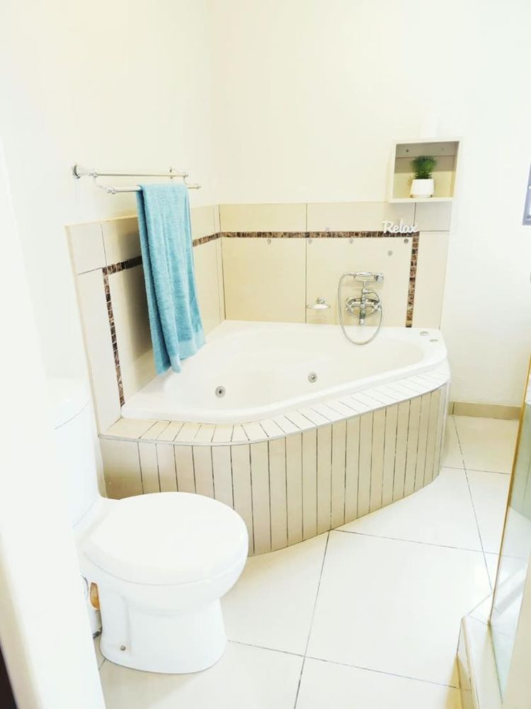 bedroom 3 en-suit bathroom 