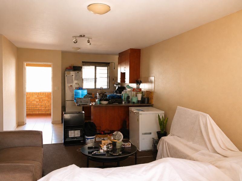Spacious 2-Bedroom Apartment for Sale in Wilro Park, Roodepoort - Photo 10