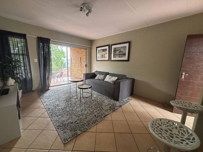 2 Bedroom 1 Bathroom Townhouse For sale in Princess Roodepoort - Photo 3