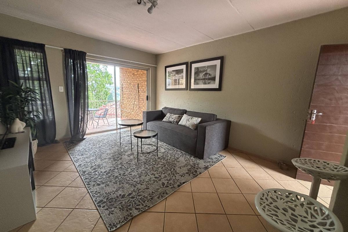 2 Bedroom 1 Bathroom Townhouse For sale in Princess Roodepoort - Photo 3