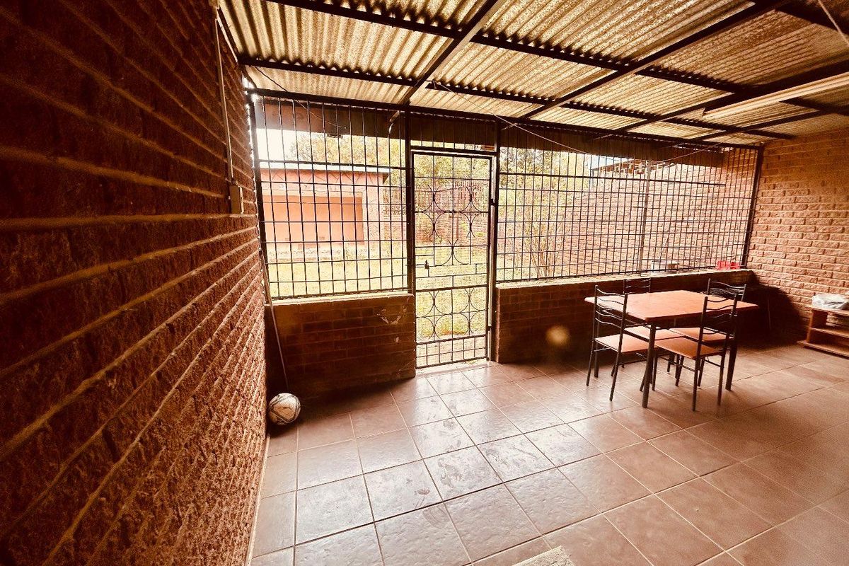 3 bedroom Townhouse for sale in Vryheid - Photo 3