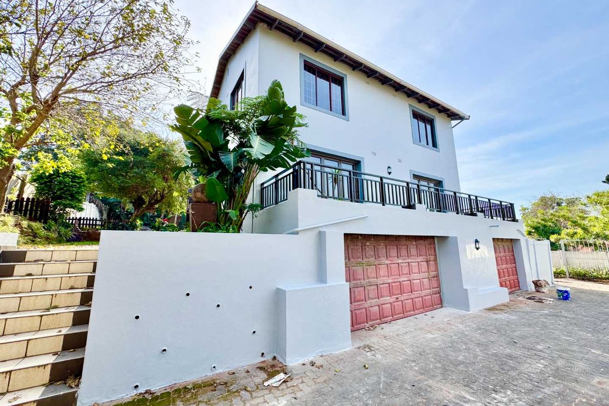 Hendra Estates - Lovely Large family Home with Granny Flat to Rent In Durban North - Photo 2