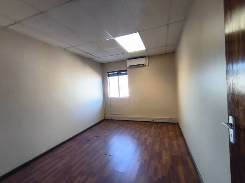 261m2 Office Space To Let in Midrand - Photo 10