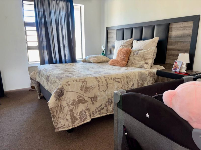 Spacious 2-Bedroom Apartment for Sale in Gordon’s Bay Golf Terraces - Photo 8