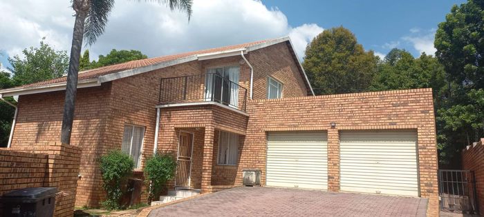 Property #2460831, House For Sale in Faerie Glen