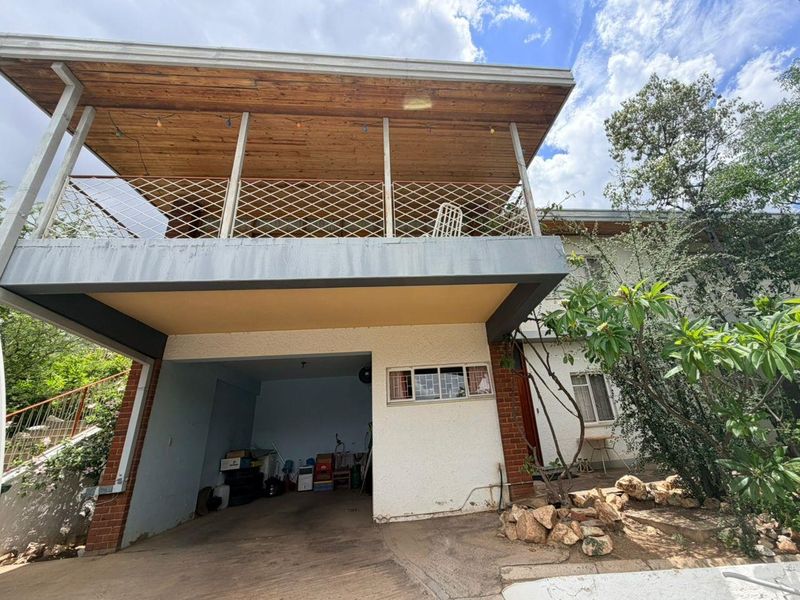 3 Bedroom House For Sale in Luxury Hill - Photo 10