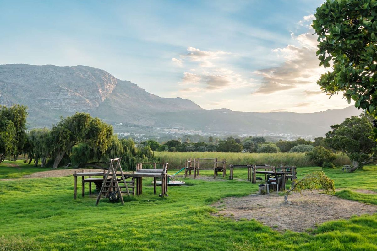 Lock And Go Starter Home! - Photo 5