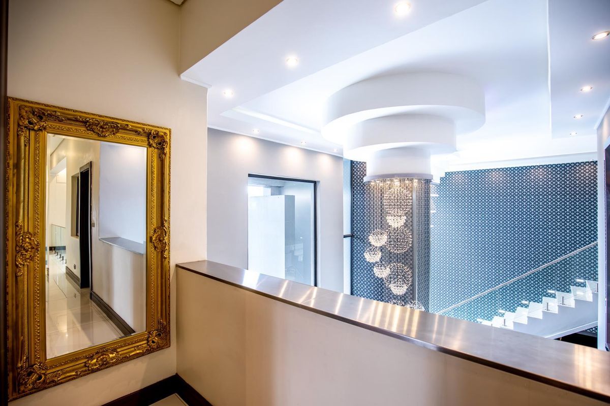 THE EPITOME OF LUXURY AND STYLE IN COPPERLEAF GOLF ESTATE - Photo 5