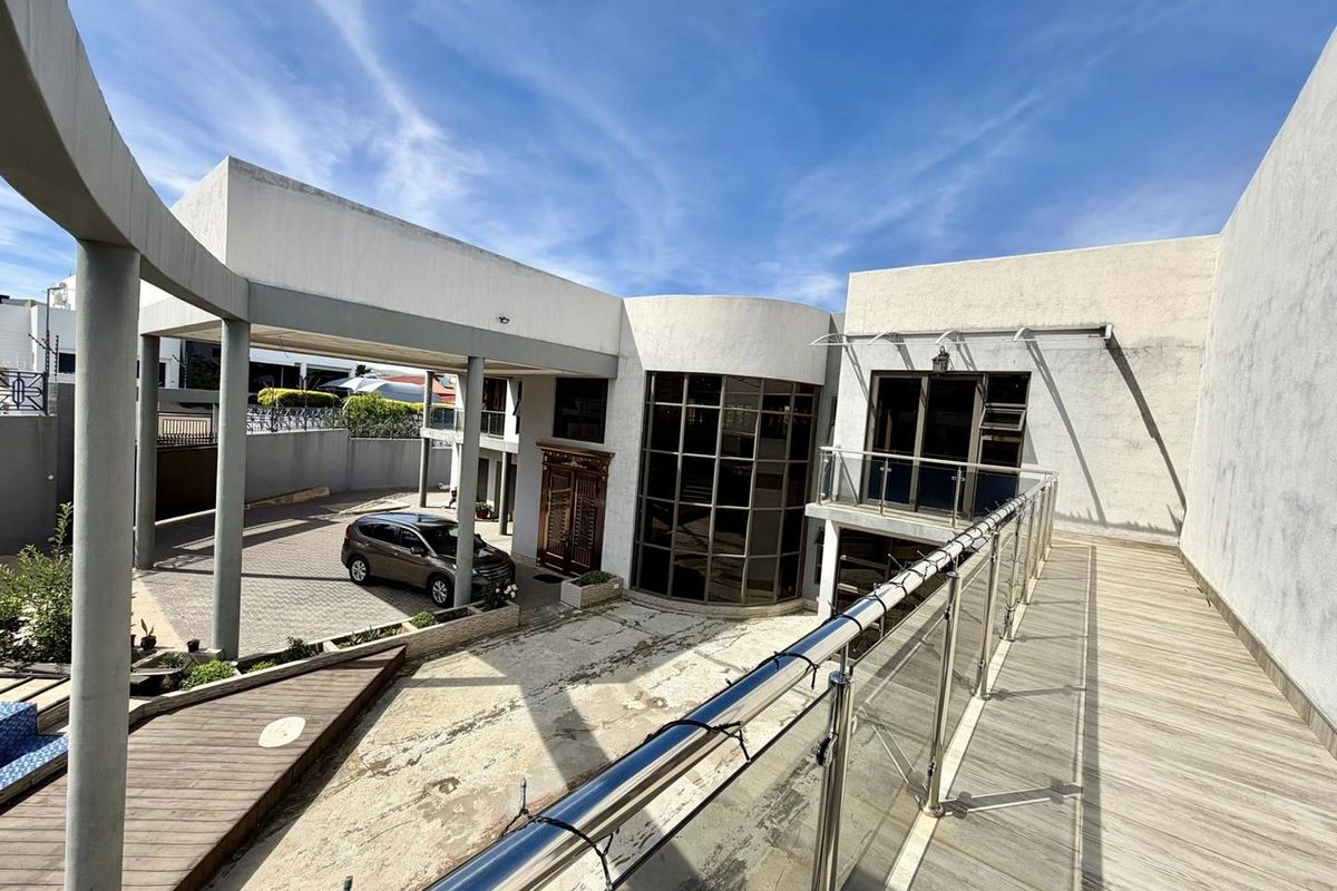 5 Bedroom Auasblick Mansion for Sale - Photo 3