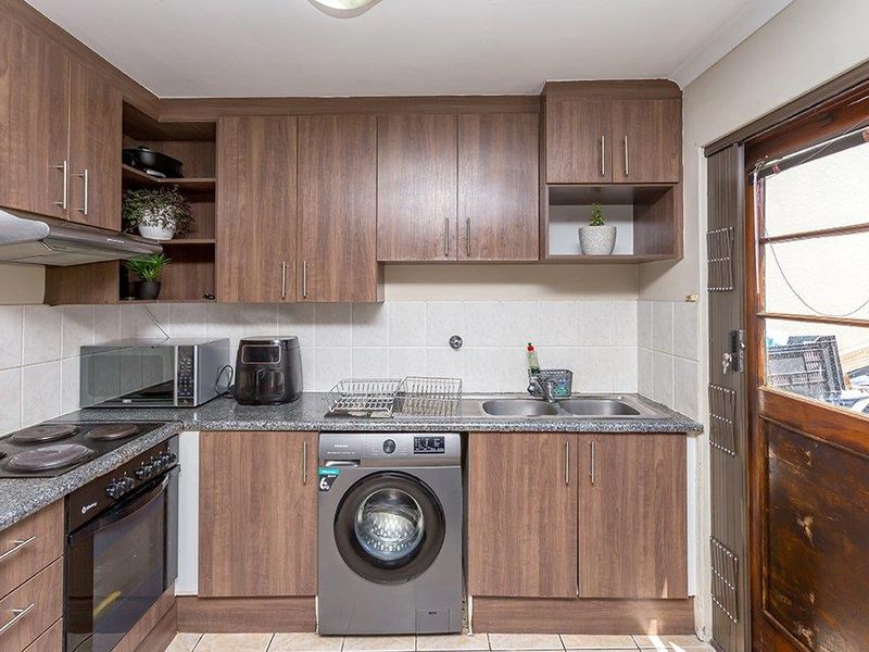 Estate Living Made Easy in Parklands - Photo 9