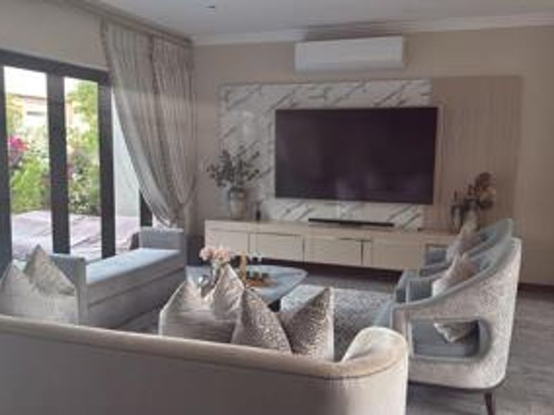 MIDSTREAM RIDGE ESTATE - 4 BEDROOM HOUSE - Photo 8