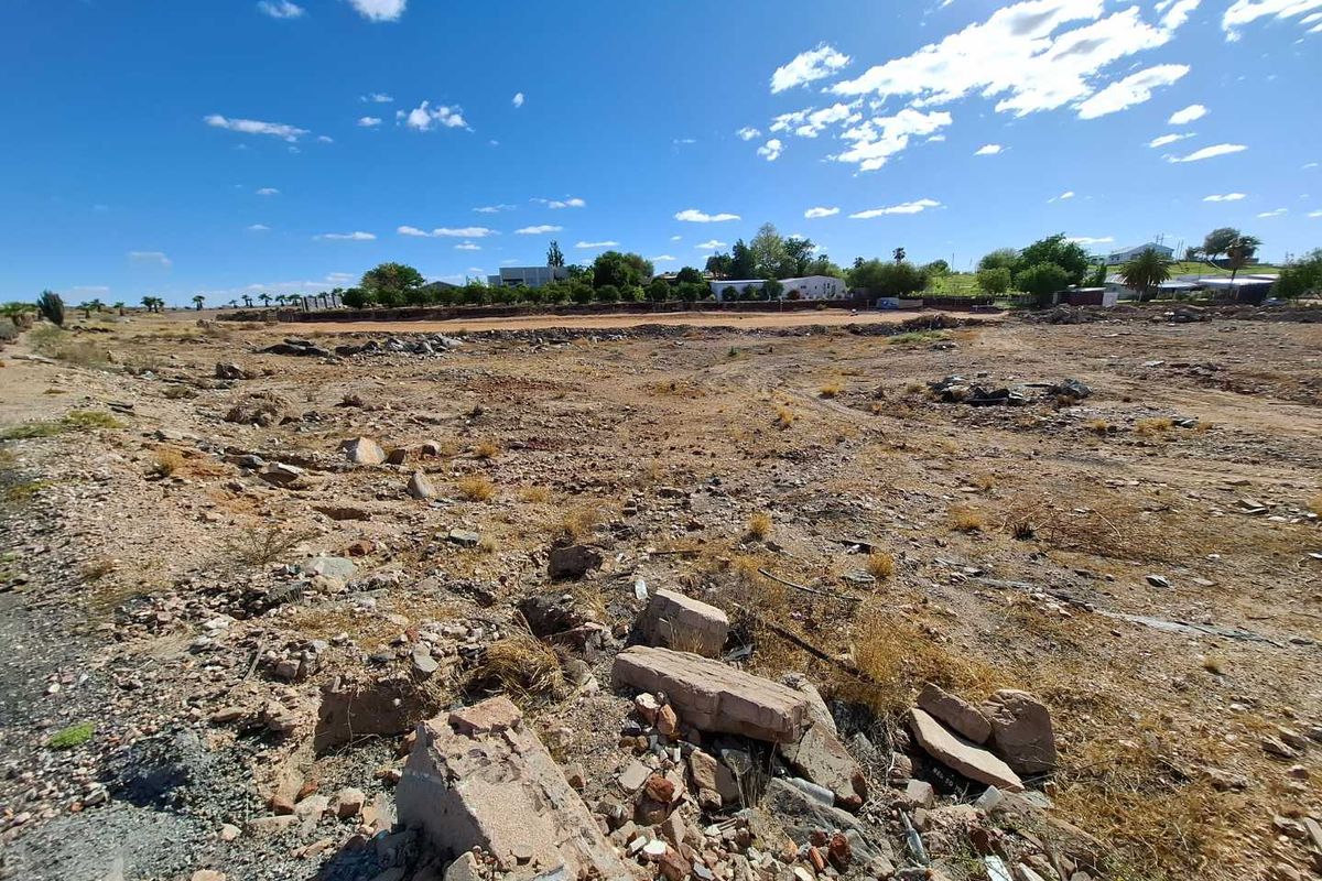 Vacant land just outside Upington with lots of potential - Photo 4