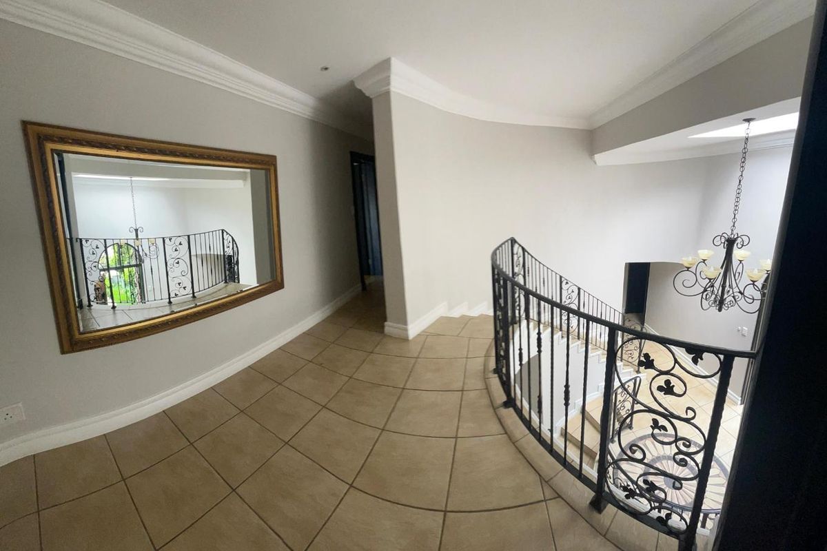 Where Comfort Meets Corporate Living - Photo 2