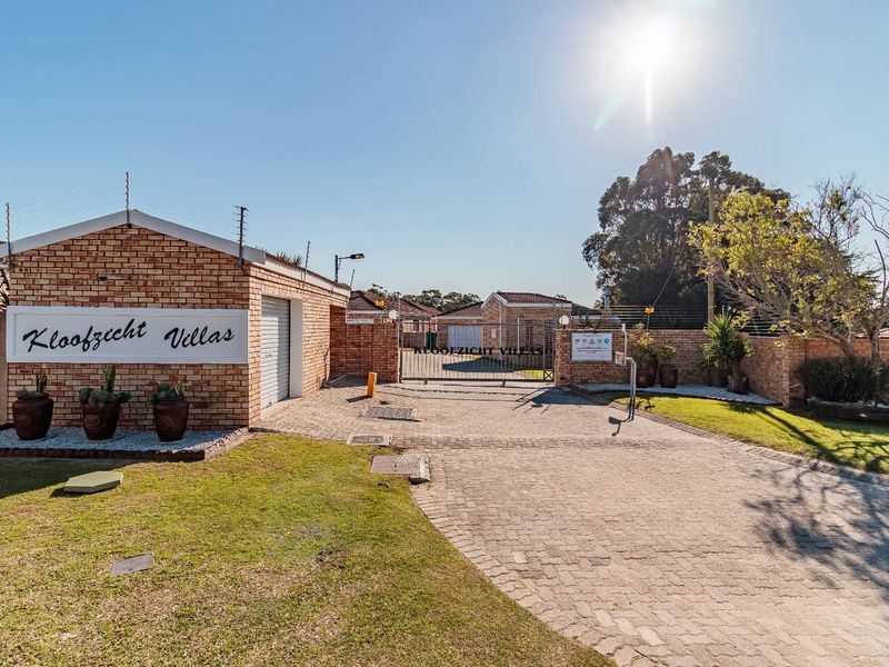 Stylish, Secure & Effortless Living in Kloofzicht Villas, Glenroy Park - Photo 2