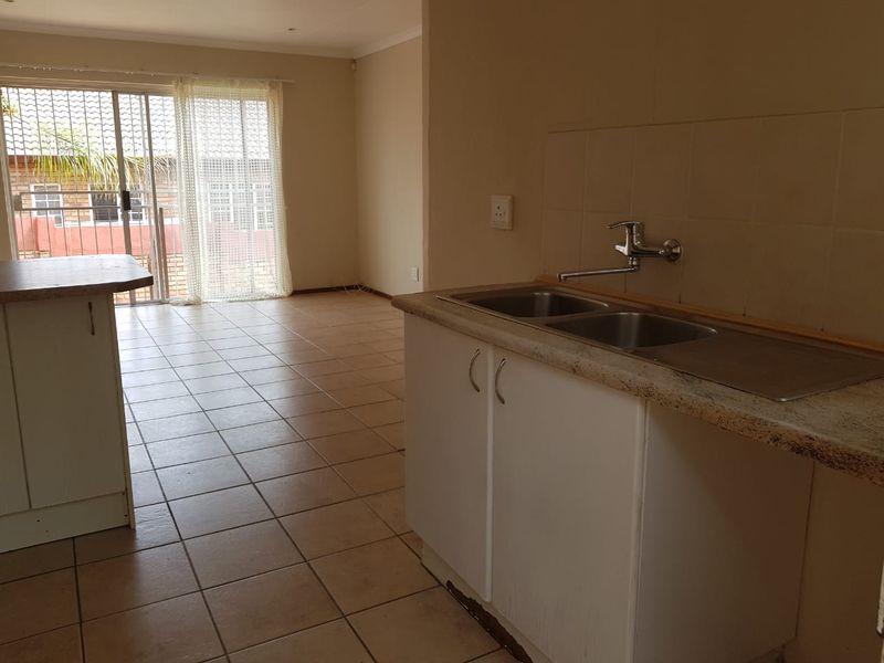 2 Bedroom Townhouse For Sale in Honeydew Ridge - Photo 6