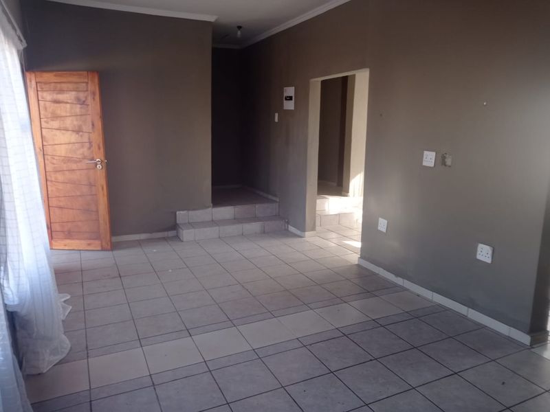 4 bedrooms house for sale in Soshanguve SS - Photo 9