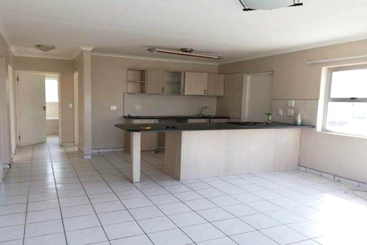 Spacious Corner Unit in a Safe and Secure Neighborhood - Photo 5