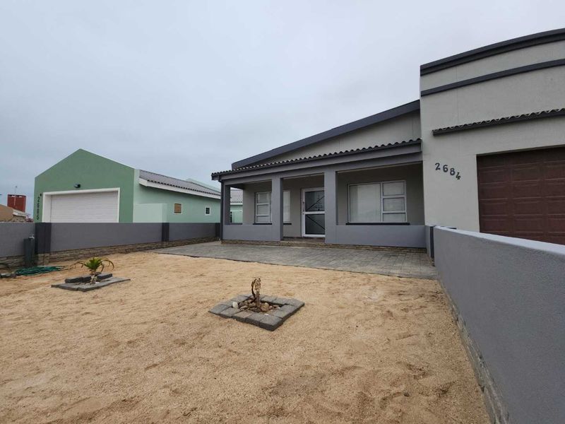 This house in Sunbay is newly repainted. - Photo 2