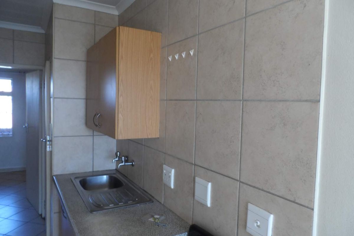 1 BEDROOM FLAT TO RENT IN DASPOORT - Photo 3